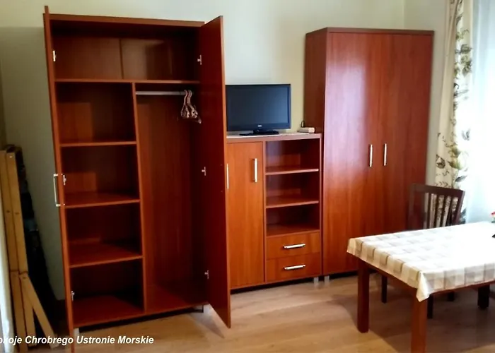 Chrobrego Goscinne W Centrum Blisko Morza Pensión